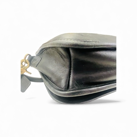 Vintage Coach 945 Black Glove Tanned Leather Cross Body Turn lock Flap Black - Picture 5 of 7